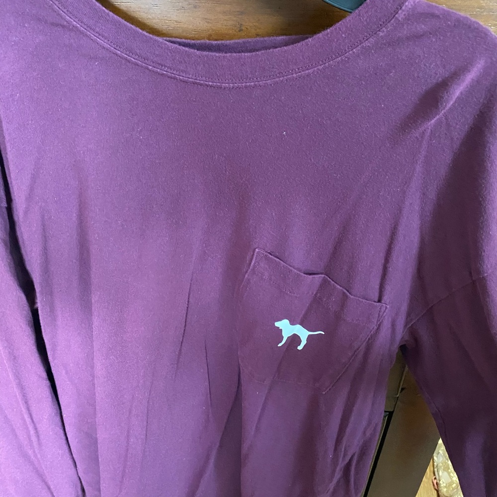 pink tee